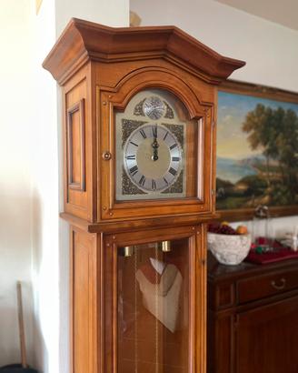 Orologio a pendolo in legno di ciliegio