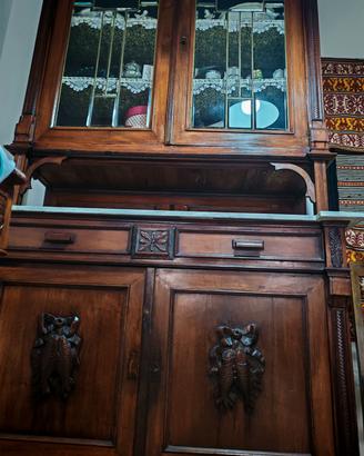 Credenza primi 900 in buone condizioni 