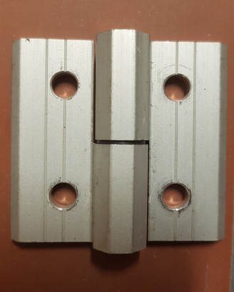 Cerniera in alluminio