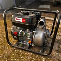 Moto pompa con manichetta