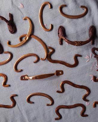 Maniglie antiche per restaurare mobili 