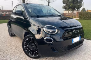 Fiat 500e Icon 42 kWh – perfetta, batteria 95,3%,