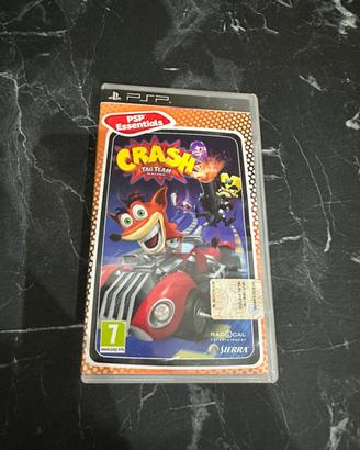 Crash Tag Team Racing per PSP Essentials