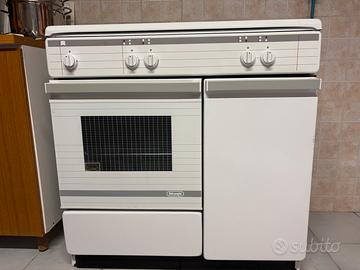 Cucina 4 fuochi con forno a gas De Longhi