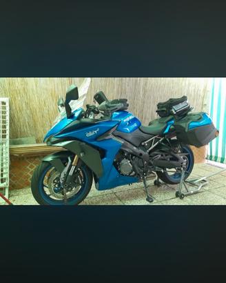 Suzuki gsx s 1000 gt