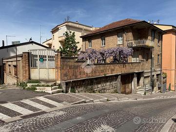 4 LOCALI A POTENZA