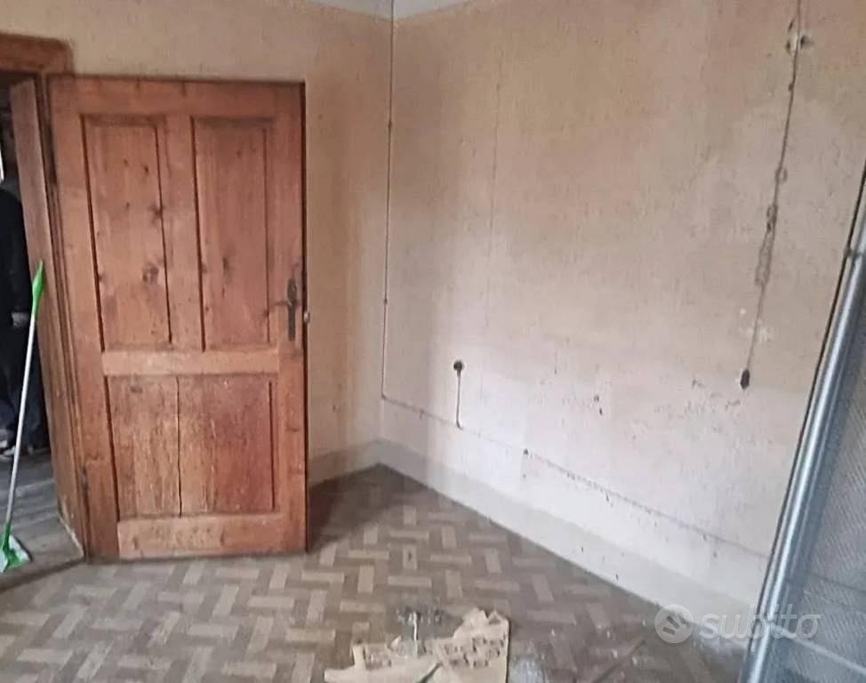 Immobile in asta di 193 m² con più di 5 locali a C - Vista 5