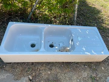 Lavello due vasche con sgocciolatoio