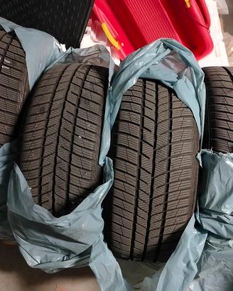 Pneumatici invernali Barum Polaris 5 R19 235 50 V