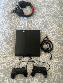 PS4 500GB + 5 giochi + 2 controller + cuffie Trust