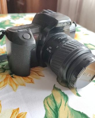 Macchina Minolta Dynax 303 si