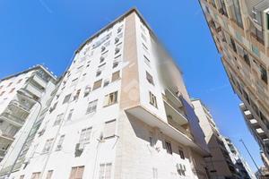 2 LOCALI A NAPOLI