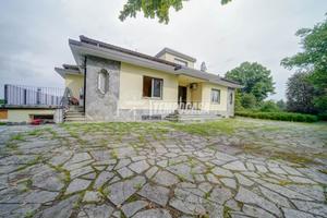 VILLA INDIPENDENTE RISTRUTTURATA IN CLASSE C CON V