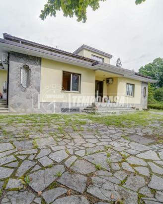 VILLA INDIPENDENTE RISTRUTTURATA IN CLASSE C CON V