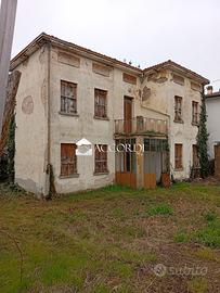 RIF.LLM9 VILLINO SU DUE LIVELLI CON GIARDINO DA R