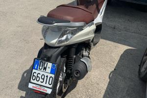 Beverly 300