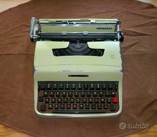 Macchina da scrivere Olivetti Lettera 32