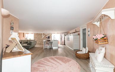 AMPIO TRILOCALE MANSARDATO RISTRUTTURATO PANORAMIC