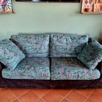 Divano comodissimo con cuscini in piume d'oca