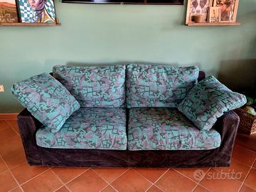 Divano comodissimo con cuscini in piume d'oca