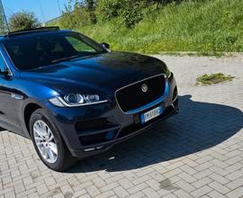 Jaguar F-Pace 000