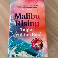 Libro “Malibu Rising” di Taylor Jenkins Reid