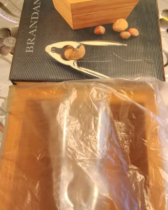 schiaccianoci con ciotola in bambù Brandani 