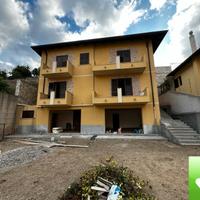 Prestigiosa Villa Su Tre Livelli Nuova Costruzione