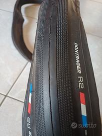 Coppia copertoni Bontrager R2  700x32 NUOVI
