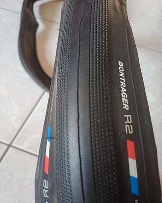 Coppia copertoni Bontrager R2  700x32 NUOVI