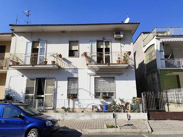 3 LOCALI A SAN FELICE A CANCELLO