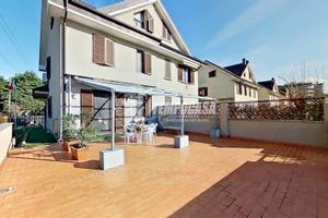 SPLENDIDA VILLA BIFAMILIARE A POCHI PASSI DAL CENT