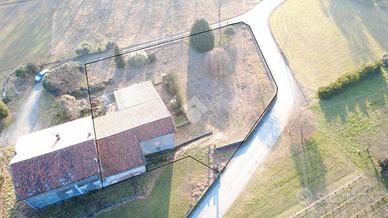 CASA SEMINDIPENDENTE A PIVERONE