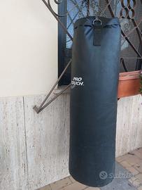 Sacco da boxe + staffa e ammortizzatore