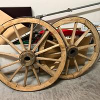 Ruote di carro in legno