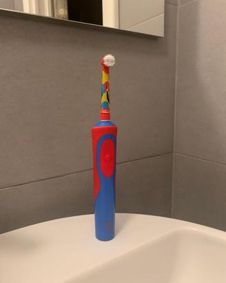 Spazzolino elettrico OralB per bambini