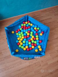 trampolino/piscina con palline per bambini