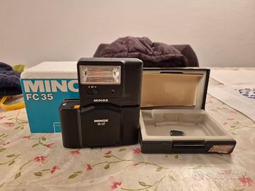 Macchina fotografica Minox 35 GT con flash