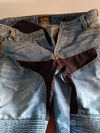Pantaloni da moto uomo.