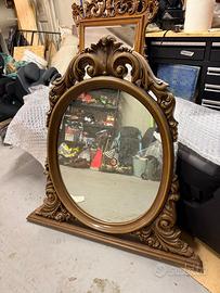 Specchio ovale in legno