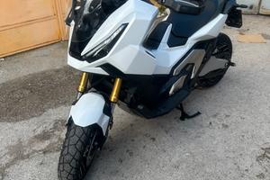 Xadv 750