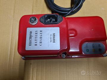 Caricabatteria Zivan modello K02 per Ferrari