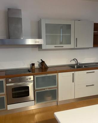 Cucina Gatto con elettrodomestici e cassettiera