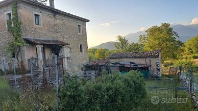 Casale con Terreno