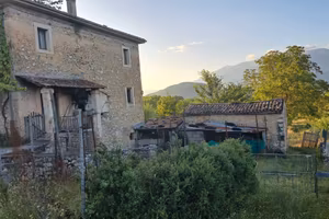 Casale con Terreno