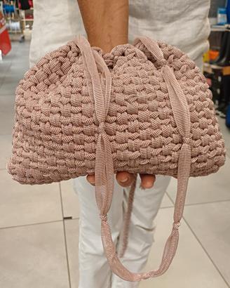 borsa fatta a mano. uncinetto 
