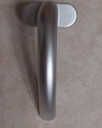 Maniglia per finestre in legno/pvc