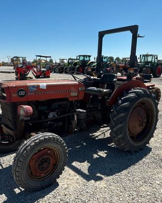 Massey Ferguson trattore agricolo frutteto 130