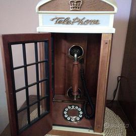 Telefono vintage a cabina telefonica 