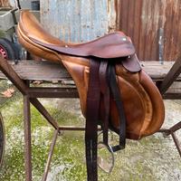 Sella cavallo monta inglese